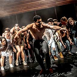 Elèves du stage Théâtre et Cinéma Elèves du stage Théâtre et Cinéma