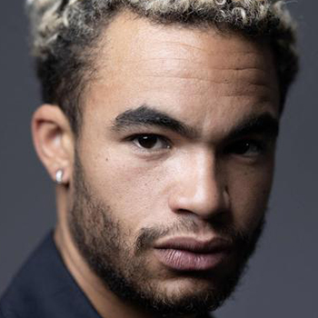 Portrait de Théo Christine, ancien élève du Cours Florent Portrait de Théo Christine, ancien élève du Cours Florent