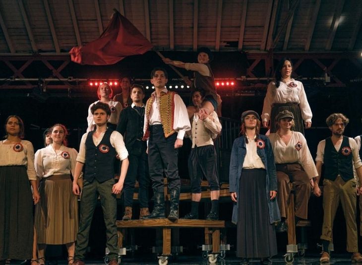 Les élèves lors des représentations de fin de cycle du Cours Florent Musicale Les élèves lors des représentations de fin de cycle du Cours Florent Musicale