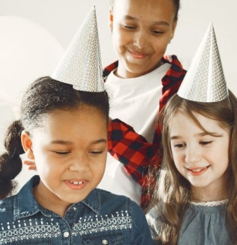 Anniversaire Théâtre à domicile (enfants 6–12 ans)