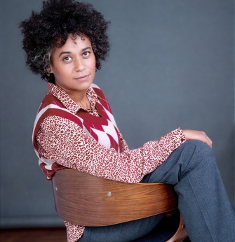 Portrait de Carole Deffit, professeure au Cours Florent