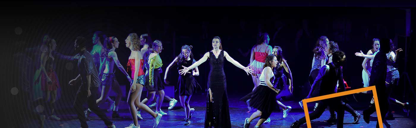 Cours et des stages de Comédie Musicale à Paris pour les ados (de 13 à 17 ans). Cours et des stages de Comédie Musicale à Paris pour les ados (de 13 à 17 ans).